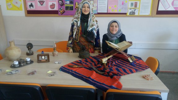 Geçmişe Tanıklık Edenler