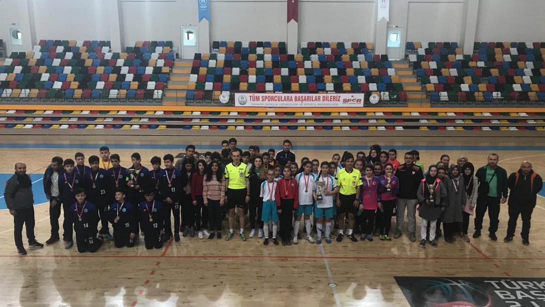 Yıldızlar  Futsal İl Birinciliği Müsabakaları Sonuçlandı