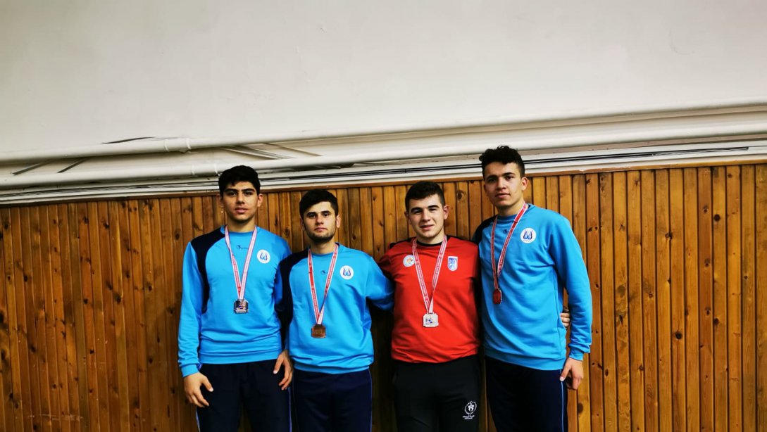 Anadolu İmam Hatip Liseleri Arası Gençler Güreş Şampiyonasında Güreşçilerimizden Önemli Başarı