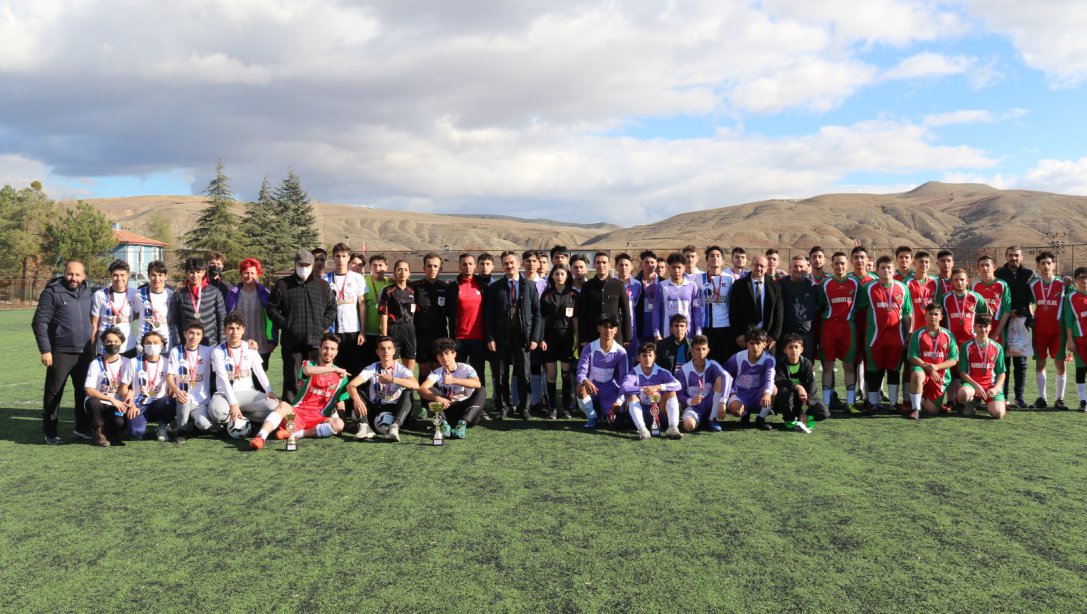 Okullar Arası Genç A Erkek Futbol İl Birinciliği Müsabakaları Sonuçlandı