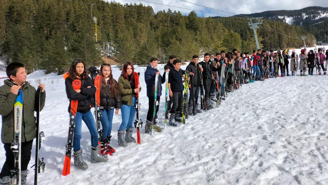 Orta'da Eğitim Gören Öğrencilerimiz Yıldıztepe Kayak Merkezinde