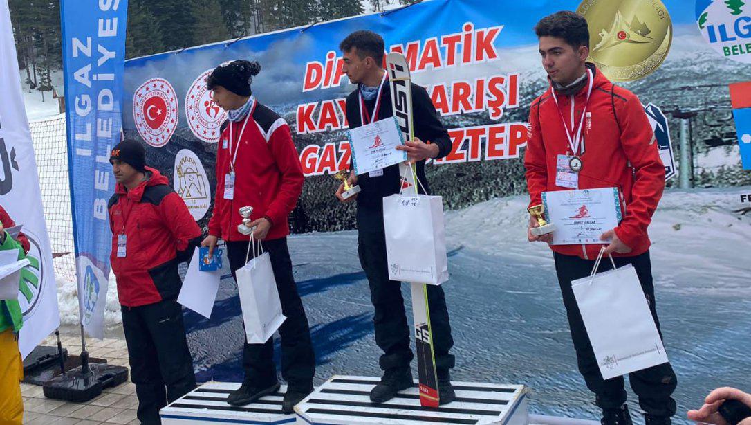Ilgaz Yıldıztepe'de 2. Diplomatik Kayak Yarışı Düzenlendi
