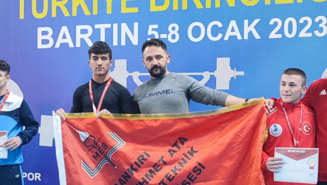 Tarım Meslek Lisemizden Gençler Türkiye Halter Şampiyonu