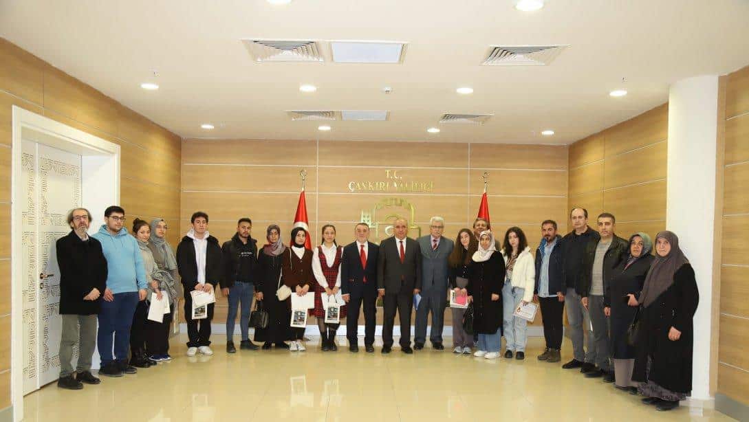    Dr. M. Ekrem Dımbıloğlu Vakfı Tıp Öğrencilerini Ödüllendirdi