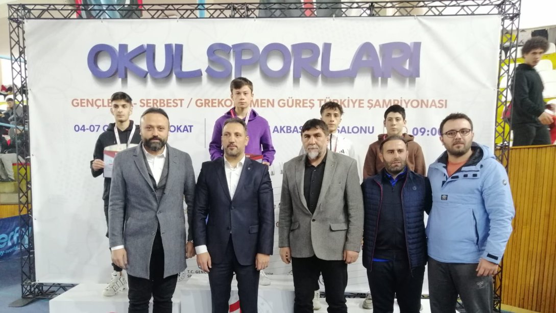 MTAL Öğrencisi Güreşte Türkiye Şampiyonu Oldu