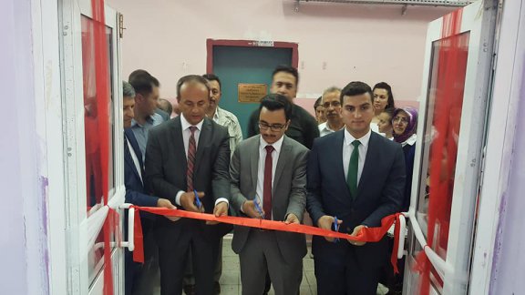 Mehmetçik Ortaokulu TÜBİTAK Sergisi Açıldı