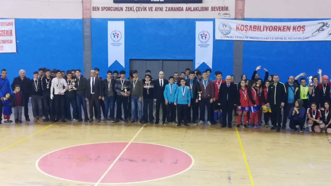 Genç Kız-Erkek Futsal İl Birinciliği Müsabakaları Yapıldı