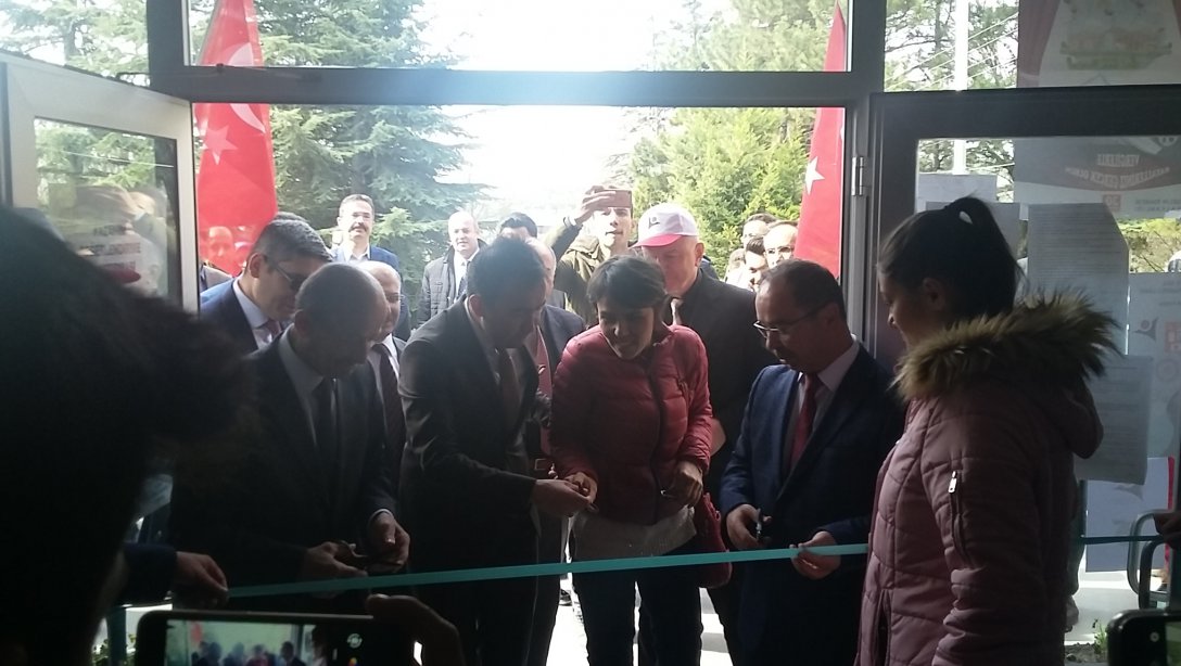 Şehit Mehmet Ata Mesleki ve Teknik Anadolu Lisesi  TÜBİTAK Sergisi Açıldı