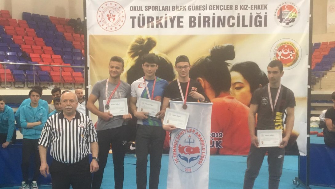 Şehit Hasan Gülhan Cumhuriyet Anadolu Lisesi Öğrencisi Kadir Can Barak Türkiye Şampiyonu