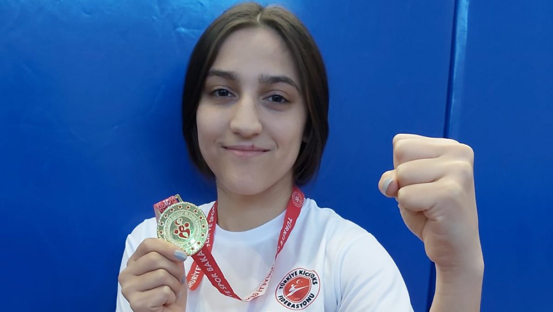 Şehit Hasan Gülhan Cumhuriyet Anadolu Lisesinden Bir Şampiyon Daha 