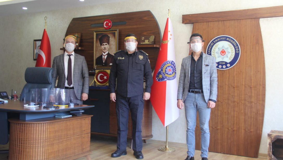 Polis Haftası Kapsamında Ahmet Mecbur Efendi Bilim ve Sanat Merkezi Tarafından İl Emniyet Müdürlüğüne  150 Adet Siper Maske Hediye Edildi