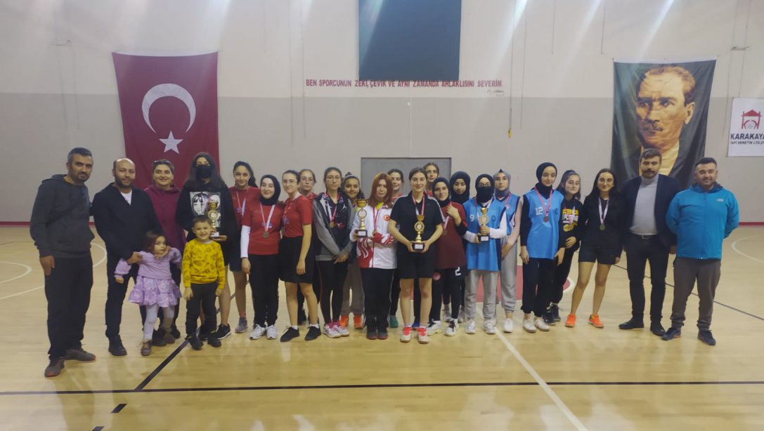 Okullar Arası Genç Erkekler-Genç Bayanlar Badminton İl Birinciliği Müsabakaları Sonuçlandı