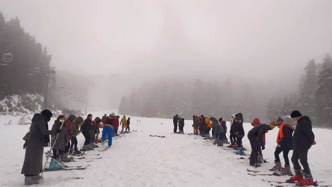 Atkaracalar'da Eğitim Gören Öğrencilerim Kış Sporlarında