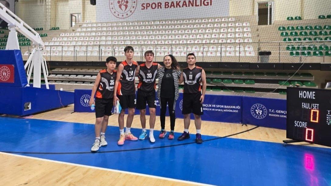 Mehmetçik Ortaokulu Basketbol Takımı Türkiye 8.si Oldu