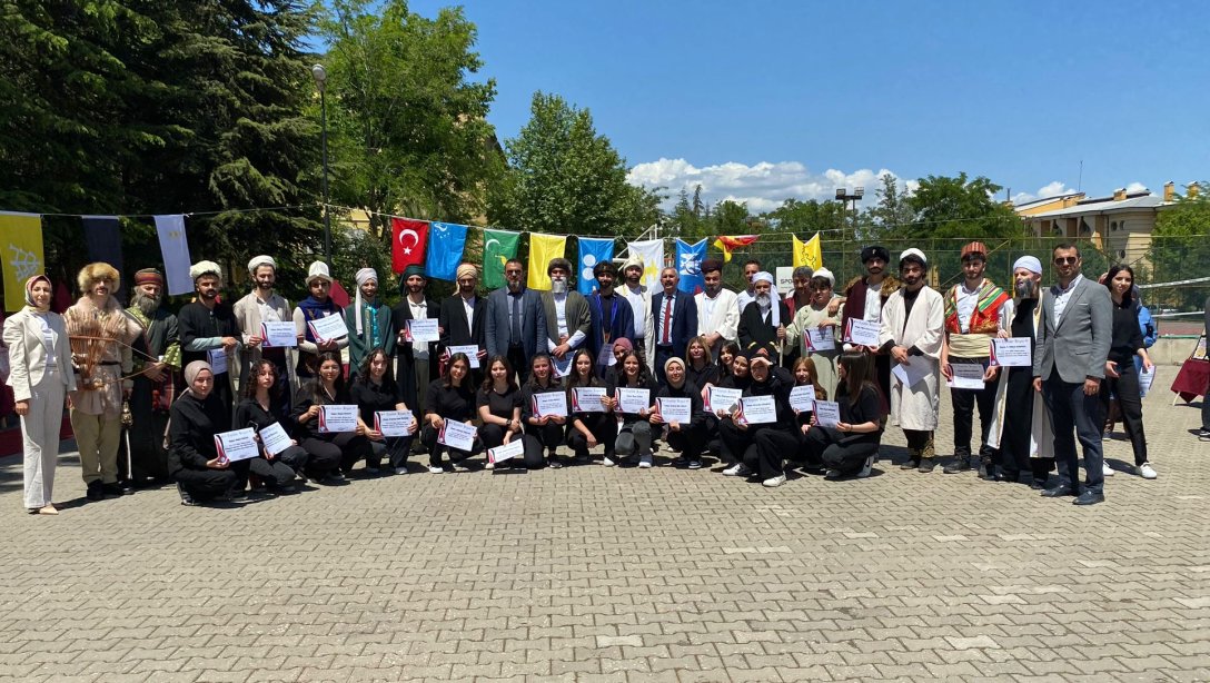 Nevzat Ayaz Sosyal Bilimler Lisesi Türk Bilgeleri Şenliği Düzenledi