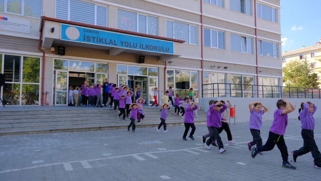 Afet Risklerinin Azaltılması Günü Kapsamında Deprem Tatbikatı Gerçekleştirildi