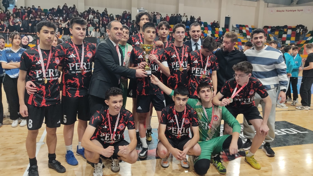 Okullar Arası Genç Kızlar ve Genç Erkek Futsal Müsabakaları Tamamlandı