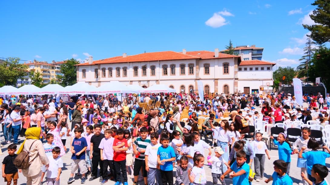 Çankırı'da Eğitim Şöleni 10.000 Öğrenciyi Buluşturdu